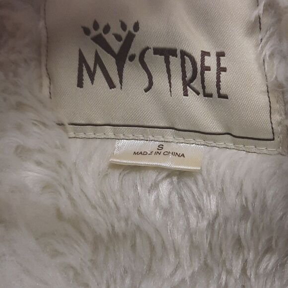 Grey jacket. - Picture 3 of 5